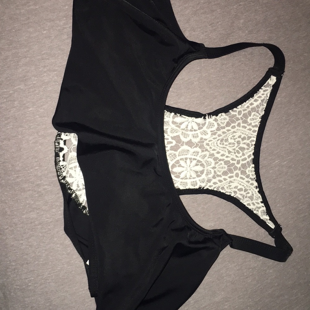 Bikini with high wasted bottoms